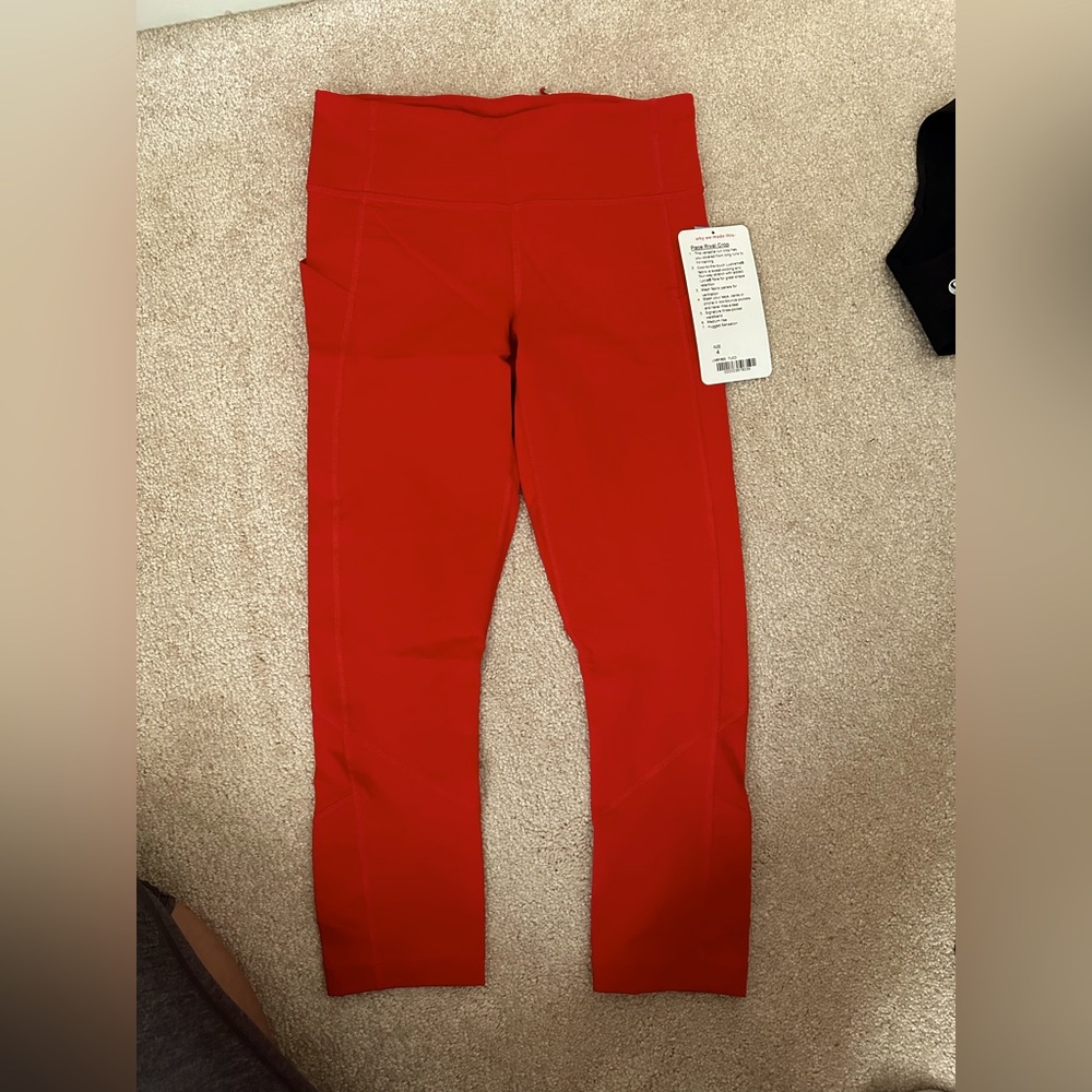 NWT Lululemon Pace Rival Crop leggings in True Red size 4